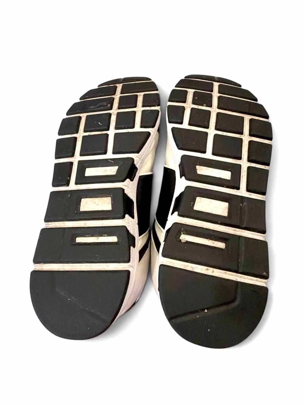 Gucci Men’s Black & White Leather interlocking Logo Runner Sneakers